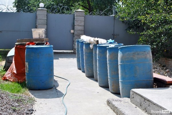 Під Луцьком вилучили понад тону контрафактного спирту. ФОТО. ВІДЕО