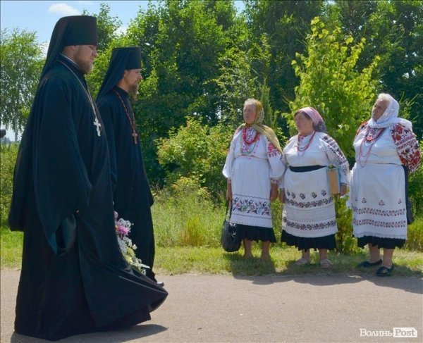 Політика, молитва і шашлик: під Берестечком вшановували річницю битви. ФОТО