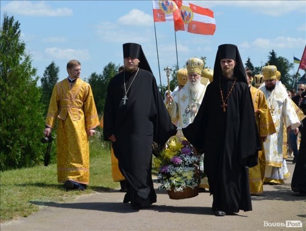 Політика, молитва і шашлик: під Берестечком вшановували річницю битви. ФОТО