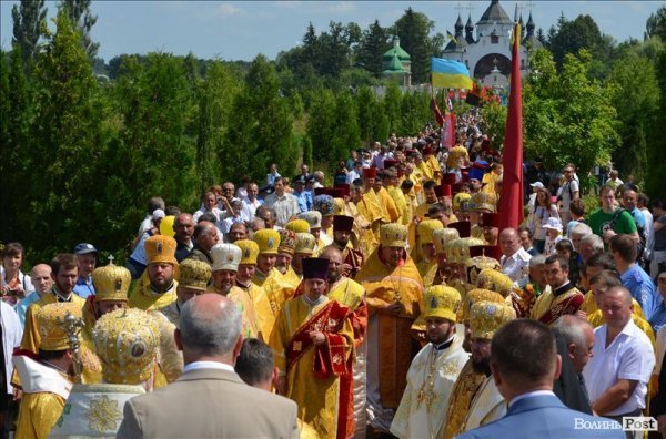 Політика, молитва і шашлик: під Берестечком вшановували річницю битви. ФОТО