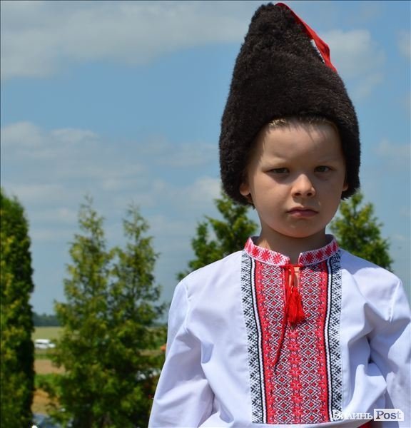 Політика, молитва і шашлик: під Берестечком вшановували річницю битви. ФОТО