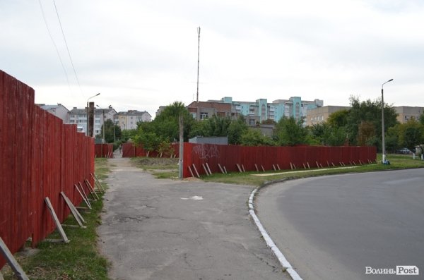 Що будують на вулиці Ветеранів у Луцьку? ФОТО