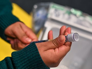 Виплату за бустерну дозу вакцинації можна буде отримати з 14 березня