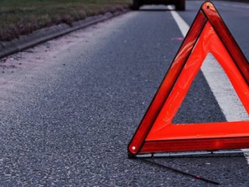 Поблизу Луцька неповнолітній мотоцикліст збив 4-річну дівчинку