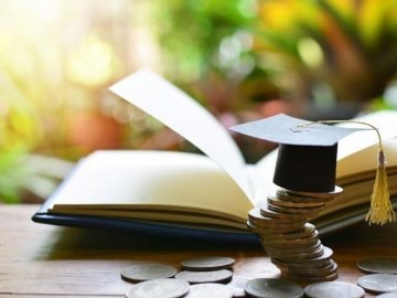 Учні, які найкраще складуть ЗНО, отримають «президентські» десять тисяч