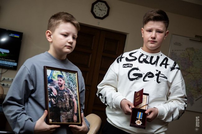 Синам загиблого Героя з Луцька вручили державну нагороду батька