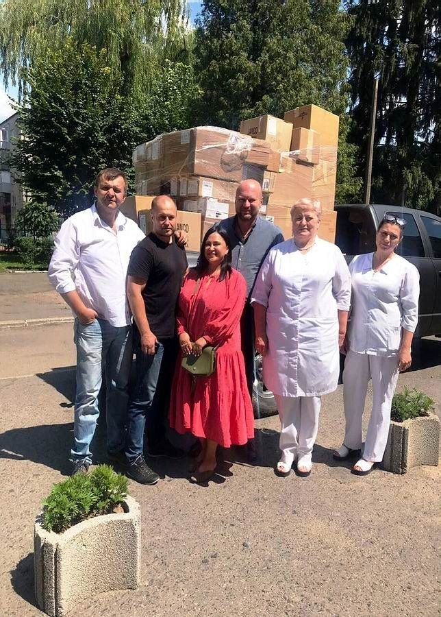 Луцькі лікарні отримали благодійну допомогу від американців. ФОТО