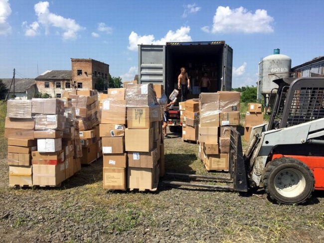 Луцькі лікарні отримали благодійну допомогу від американців. ФОТО