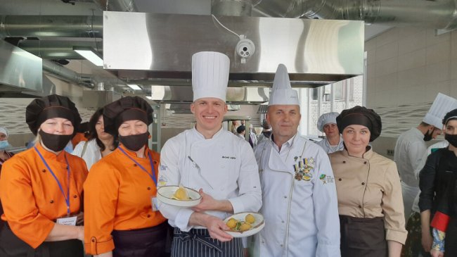 Шеф-кухар Зеленського дав майстер-клас для студентів волинського училища. ФОТО