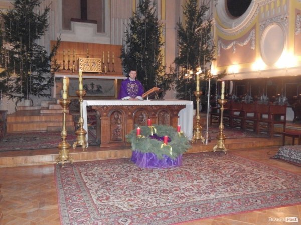 До Луцька привезли Вифлеємський вогонь. ФОТО