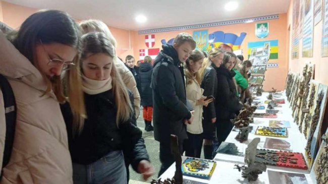 На Волині відкрили виставку із уламків ракет і снарядів