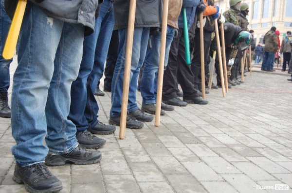 Як луцький Майдан ішов у  наступ на Волинську ОДА. ФОТО