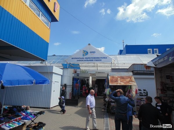 Підприємці «Варшавки» вимагають не розривати договір із облспоживспілкою