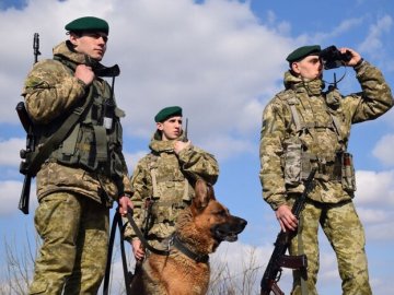 Білоруські прикордонники запросили українських «колег» на борщ: відповідь не забарилася