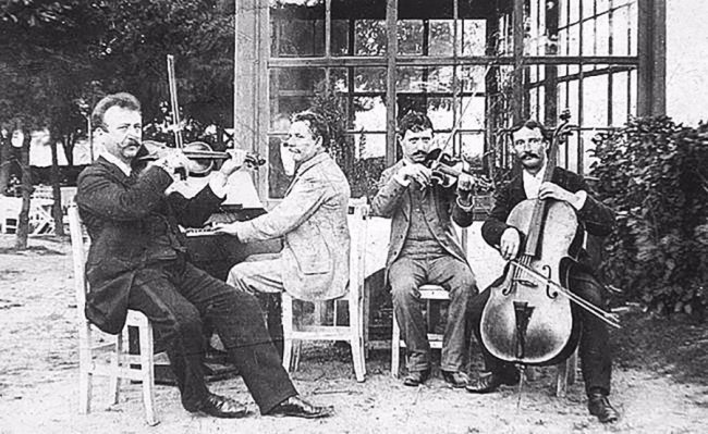 Опублікували фото волинських кав’ярень 80 років тому