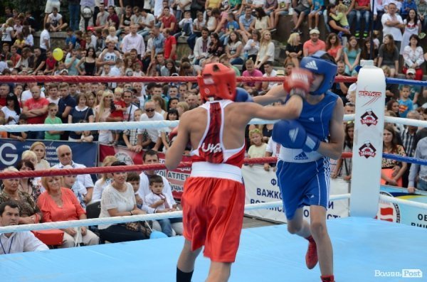 Кров'ю і потом: як у Луцьку билися за перемогу в боксі. ФОТОРЕПОРТАЖ