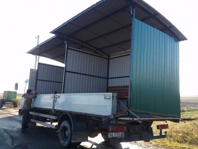 У місті на Волині облаштували нові зупинки. ФОТО