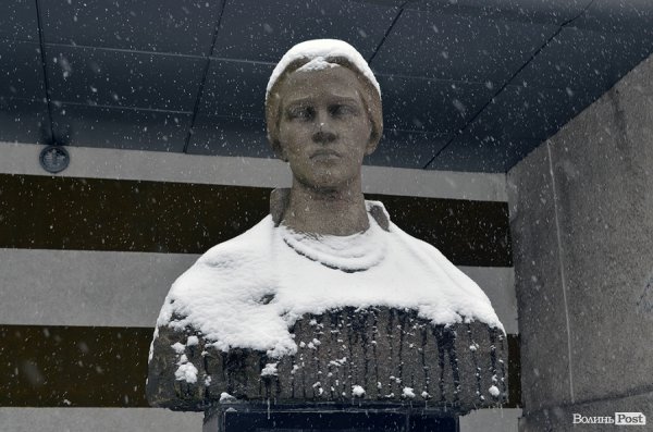 Луцьк знов у снігу. ФОТО