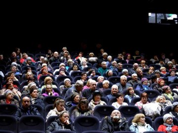 Луцькі пенсіонери переглянули фільм про Реформацію. ФОТО