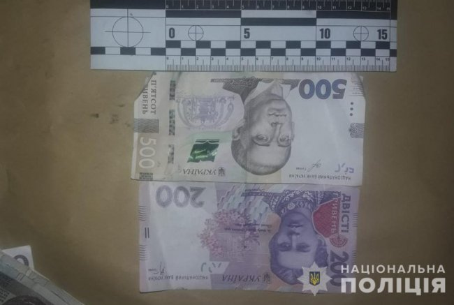 У 19-річної волинянки злодій витягнув із сумки гаманець з грошима, документами та картками