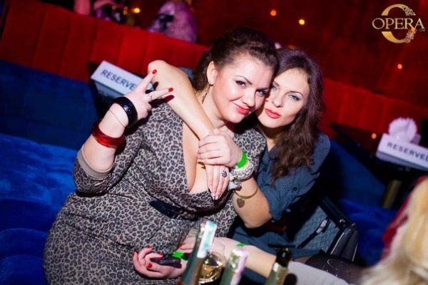 Чоловічий стриптиз у луцькому клубі. ФОТО