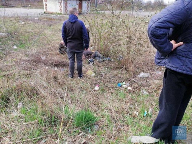 На Волині чоловік на скутері на великій швидкості злетів у кювет. ФОТО. ВІДЕО
