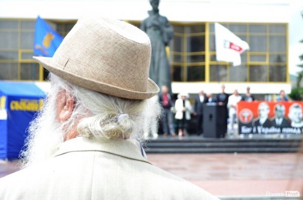 Луцьк вийшов на віче - захищати мову. ФОТО