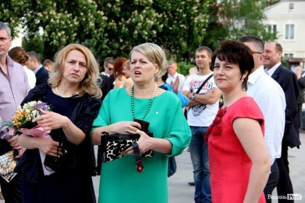 Луцьк відгуляв шкільні випускні. ФОТО