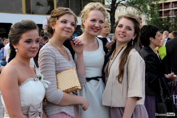 Луцьк відгуляв шкільні випускні. ФОТО