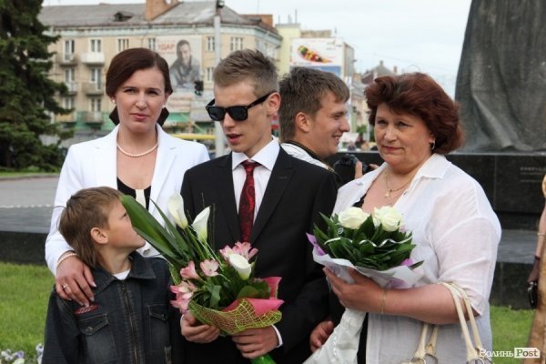 Луцьк відгуляв шкільні випускні. ФОТО