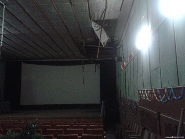 Як ремонтують колишній луцький кінотеатр. ФОТО