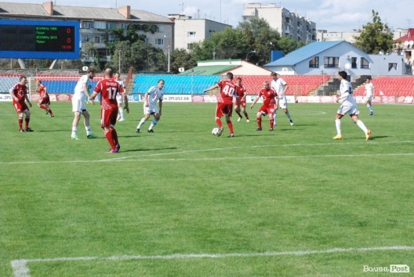 Матч поколінь в Луцьку: ветерани «Волині» проти сучасників. ФОТО