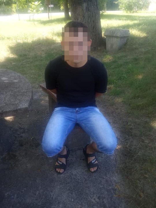 На Волині троє нападників вкрали у чоловіка барсетку з величезною сумою грошей. ФОТО