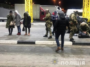 Опублікували фото та відео затримання на Волині організаторів секс-рабства