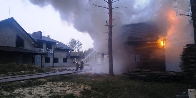 На Рівненщині у готельно-ресторанному комплексі трапилася пожежа. ФОТО. ВІДЕО