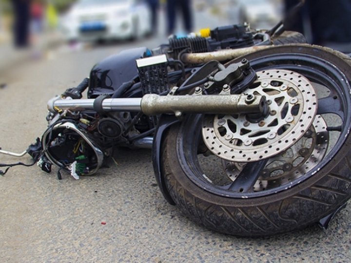 На Волині неповнолітній мотоцикліст наїхав на дівчину, - ЗМІ