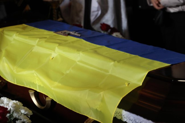 У Луцьку провели в останню дорогу полеглого Героя Дениса Савчука