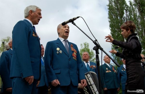 Як у Луцьку їли кашу і співали фронтових пісень