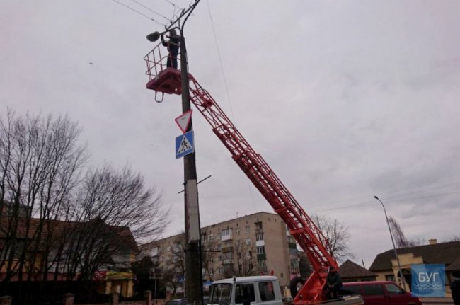Для Володимира купили новий сміттєвоз та автовишку
