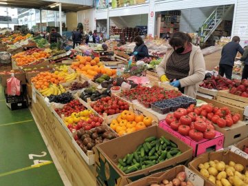 Уряд дозволив ринкам відновити роботу