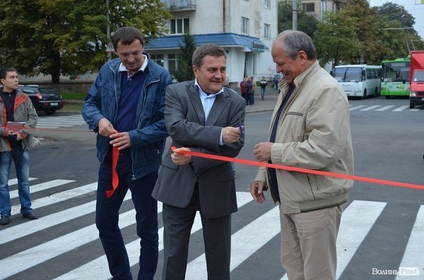 У Луцьку офіційно відкрили оновлений Привокзальний майдан. ФОТО