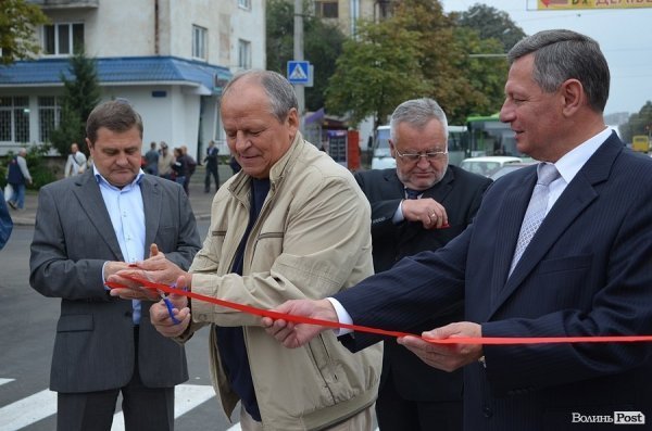 У Луцьку офіційно відкрили оновлений Привокзальний майдан. ФОТО