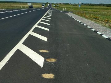 Княгининок – Прилуцьке: на відремонтованій ділянці дороги залишилось встановити кілька знаків