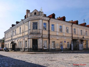 Фрагменти призабутих шедеврів: луцький фотограф показав красу старих будівель