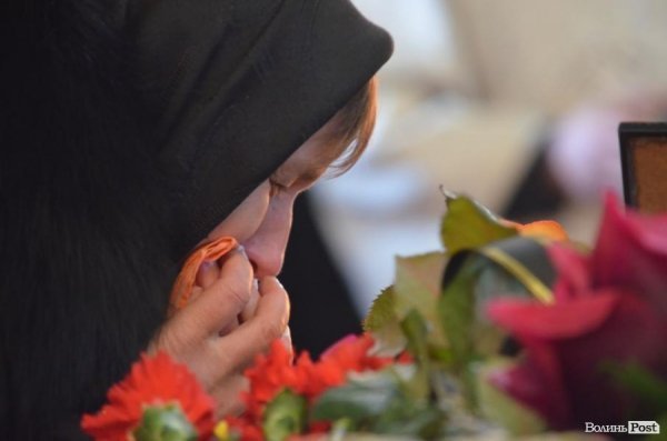 Лучани провели в останню путь бійця, що загинув під Іловайськом. ФОТО