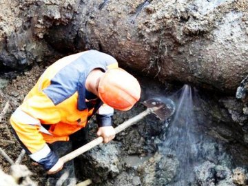 У Луцьку через аварійну ситуацію в районі Старого міста люди сидять без води