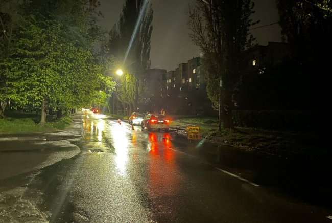 У Луцьку 19-річна дівчина на Mitsubishi збила чоловіка. ФОТО