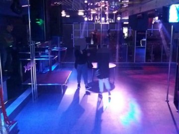 У Луцьку влаштували рейд нічним клубам та пабам: скільки склали протоколів за порушення карантину. ФОТО