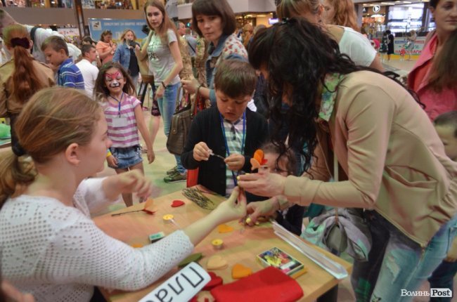 Діти наших Героїв: у «ПортСity» розважали дітей волинських атовців