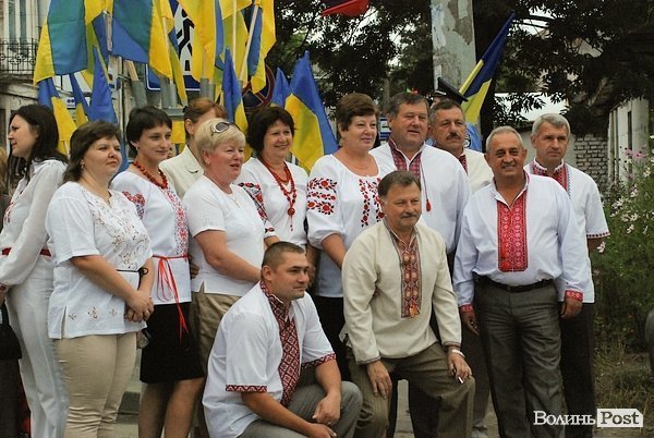 Біля Луцькради підняли Державний Прапор. ФОТО